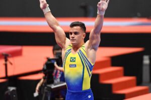 Caio Souza em apresentação no Mundial de Ginástica