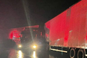 Acidente com carreta de agrotóxicos pode ter contaminado água em Cristalina (GO) (Foto: Eco050)