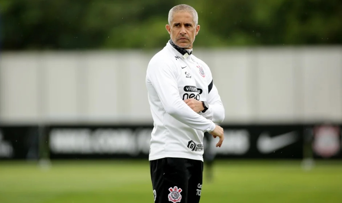 Sylvinho no treino do Corinthians