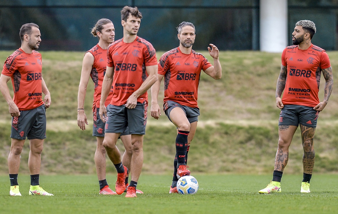 Jogadores do Flamengo reunidos antes do treino
