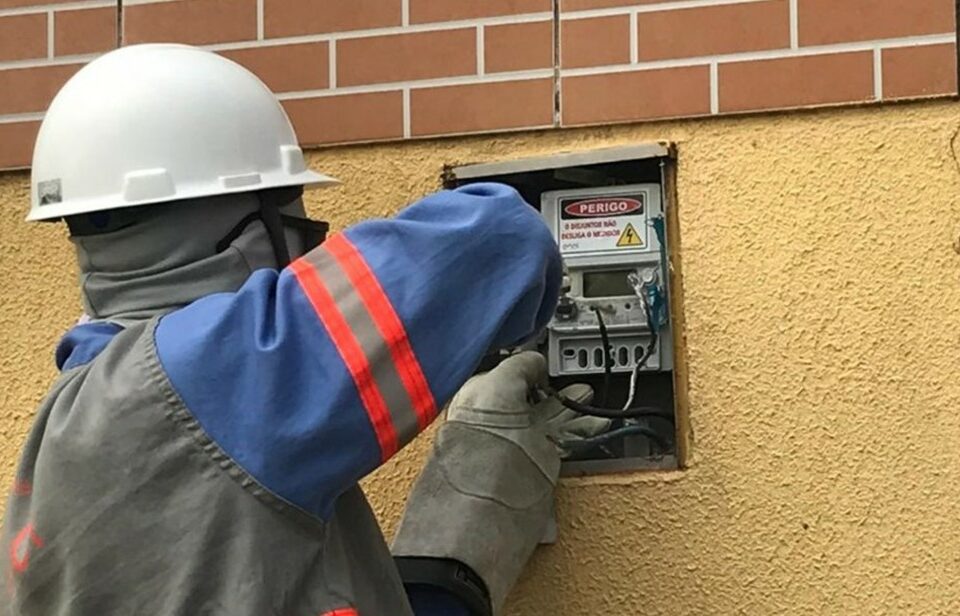 Caiado veta proibição de corte de energia em feriados e fim de semana