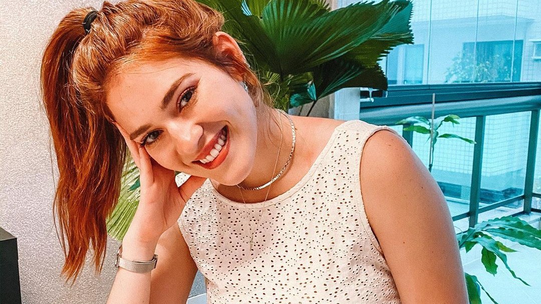 Ana Clara e Tadeu Schmidt devem dividir apresentação do BBB 22, diz colunista