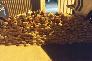 Em uma noite, polícia apreende 600 kg de maconha nas BRs de Goiás