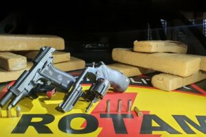 armas e drogas - Confronto com a Rotam terminou em morte, após perseguição. Dois suspeitos baleados não resistiram em Santo Antônio do Descoberto