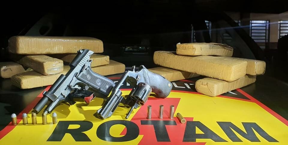 armas e drogas - Confronto com a Rotam terminou em morte, após perseguição. Dois suspeitos baleados não resistiram em Santo Antônio do Descoberto