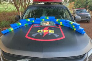 Drogas achadas com o suspeito preso