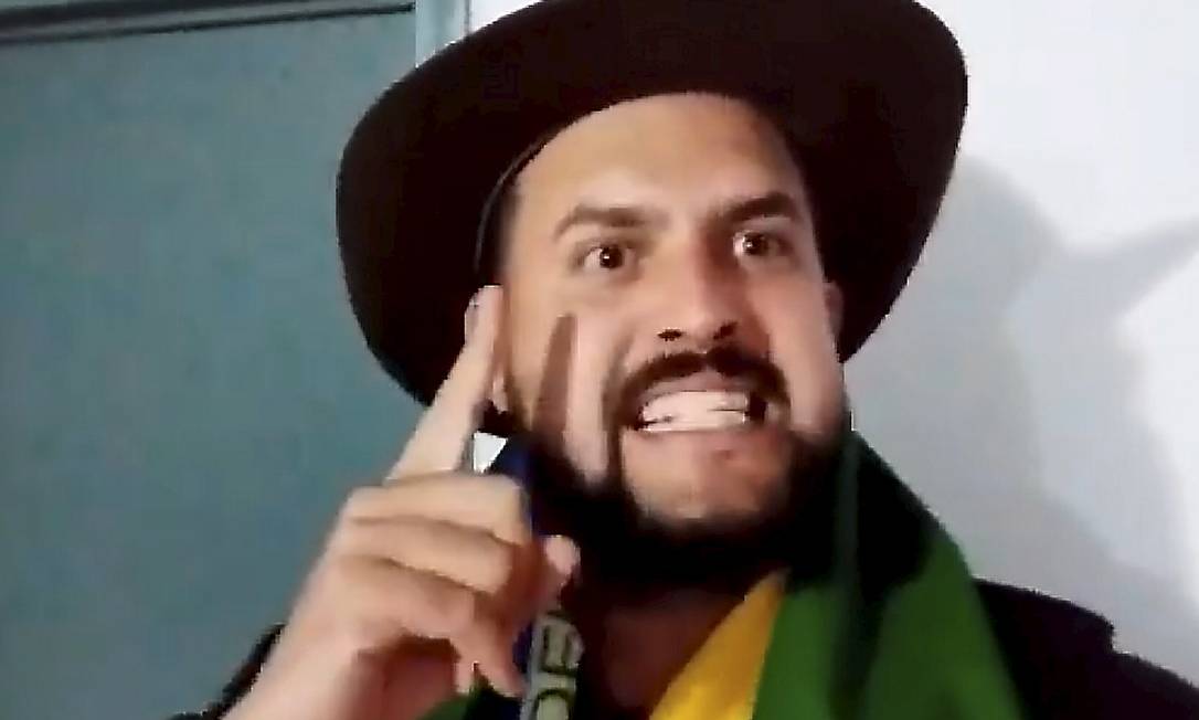 Líder caminhoneiro Zé Trovão volta ao Brasil e se entrega à PF (Foto: Reprodução)