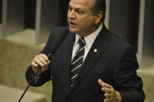 Líder do governo na Câmara processará relator da CPI por calúnia