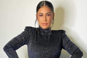 Cantora não sabe quando, mas diz que quer corpo 'mais organizado'. Simone Mendes planeja cirurgia para retirar pele após emagrecimento