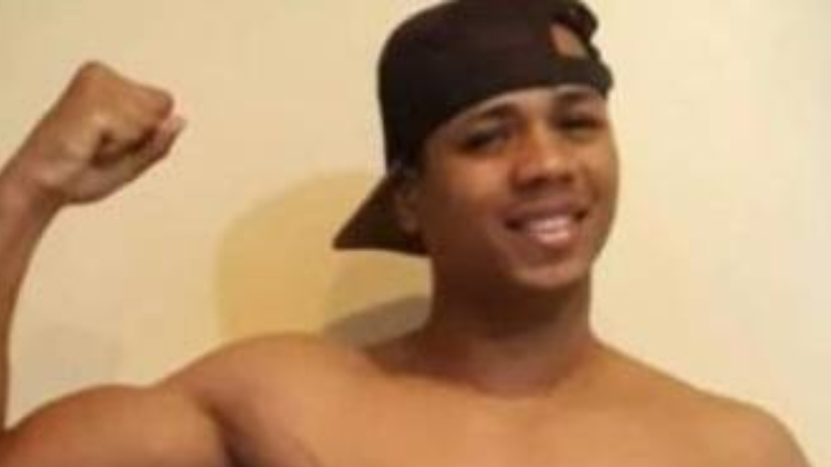 Vigilante morre após colidir motocicleta contra poste na Avenida 87, em Goiânia