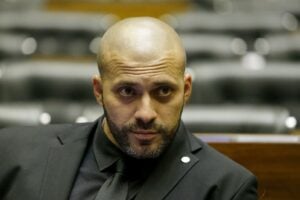 Moraes determina bloqueio dos imóveis, carros e outros bens de Daniel Silveira (Foto: Reprodução)