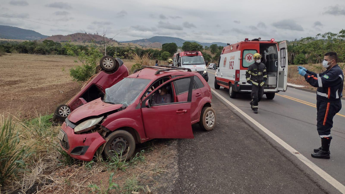 Uma pessoa morreu e outras 4 ficaram feridas após acidente em São Luís de Montes Belos
