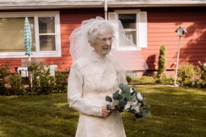 Royce Frankie O noivo ficou sem poder ver a amada até o altar. Veja as fotos! Por foto que não tiveram, asilo recria casamento para idosos St. Croix