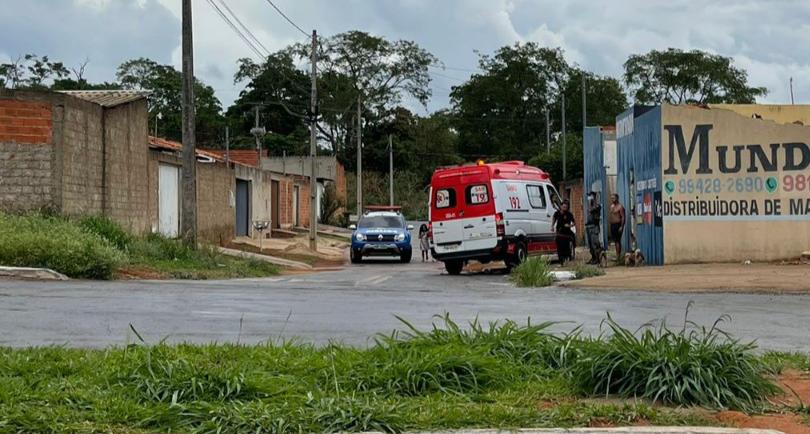Crime ocorreu no Setor Summerville e vítima foi socorrida pelo Samu. (Foto: Anápolis Notícias)