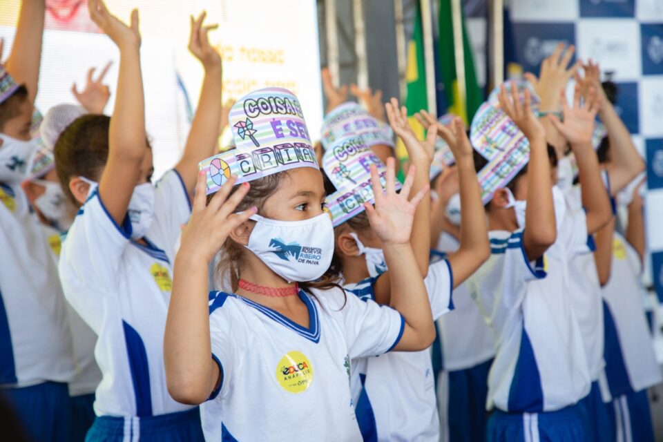Anápolis lança plataforma de aulas pela internet que vai atender 26 mil alunos