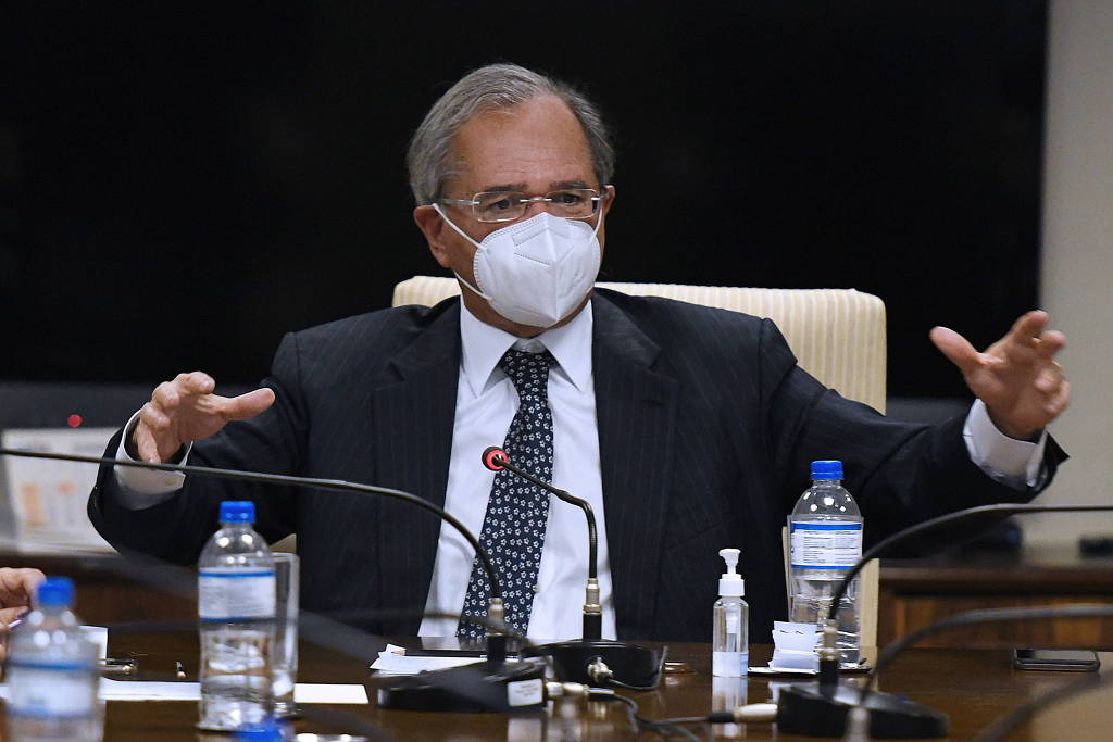 Guedes divulga lista com mais de 700 imóveis da União para vender