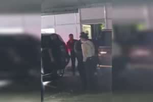 Segurança de Gusttavo Lima empurra fã que esperava para tirar com cantor em Goiânia