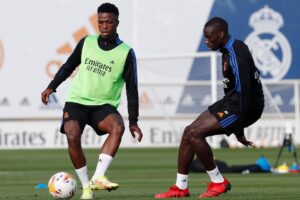 Vinícius Jr durante treino no Real Madrid