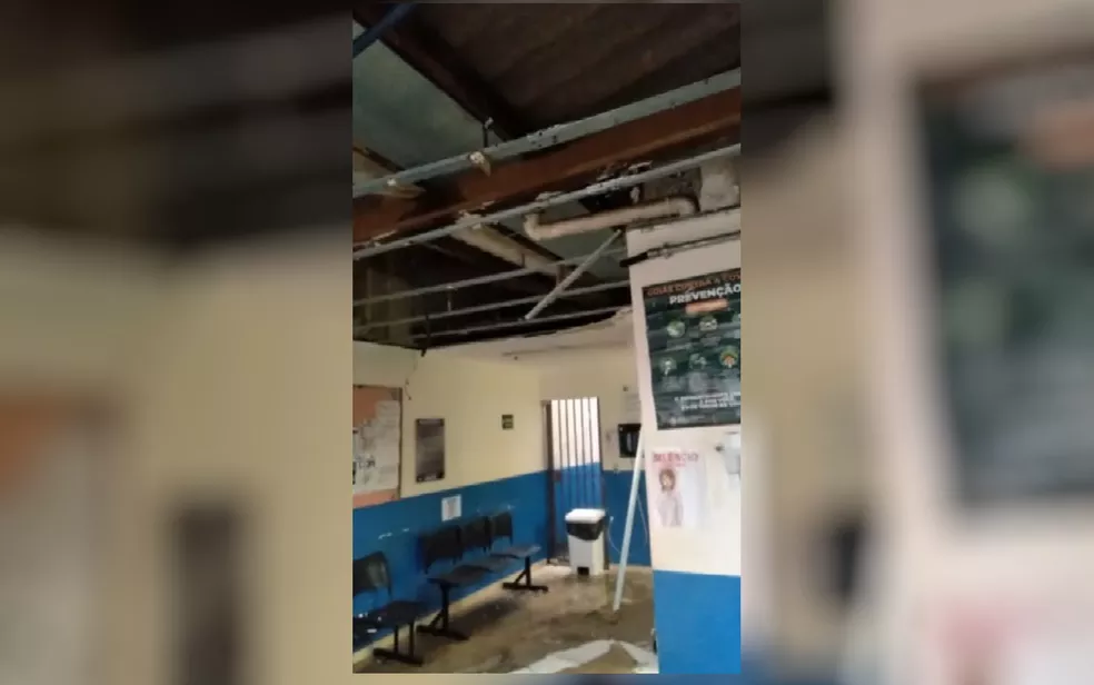 Teto de unidade de saúde desaba e deixa dois pacientes feridos, em Luziânia