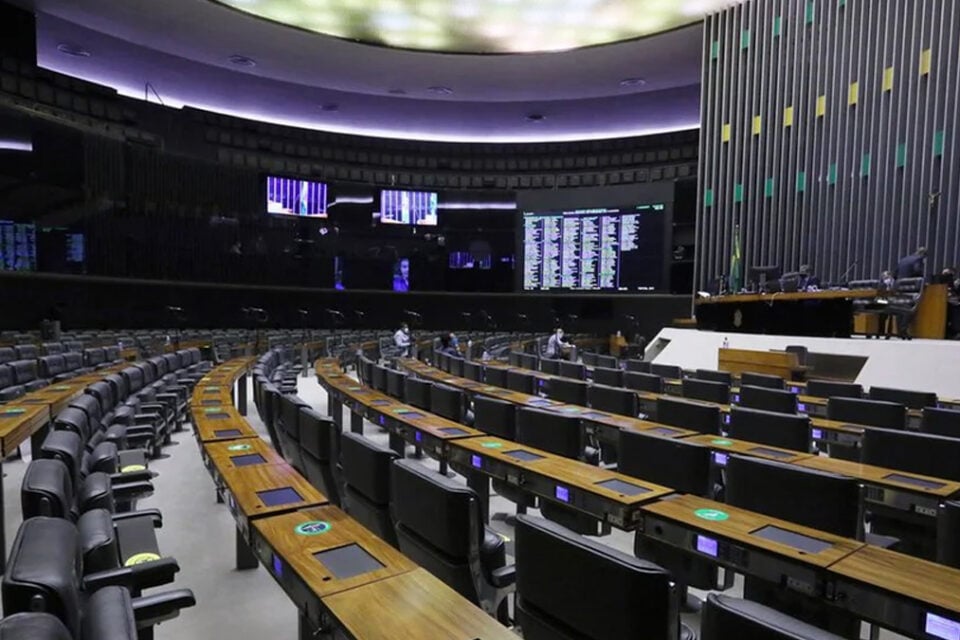 PEC que limita decisões do Supremo começa a tramitar na Câmara