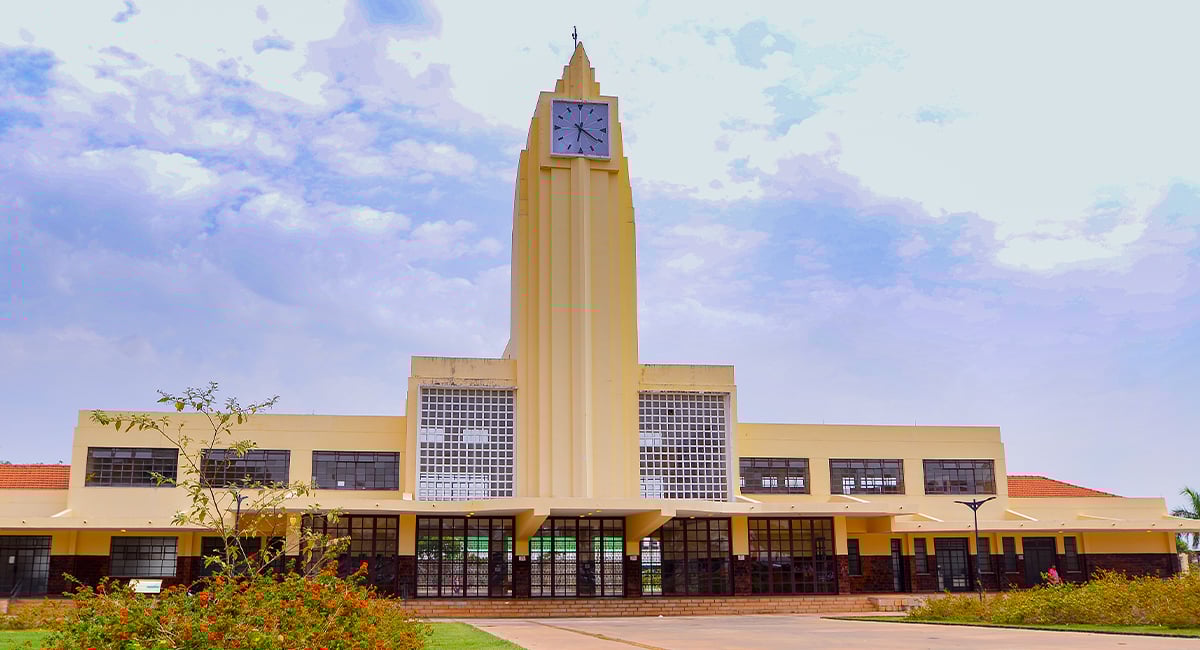 Praça do trabalhador revitalizada recentemente  (Foto: Jucimar de Sousa)