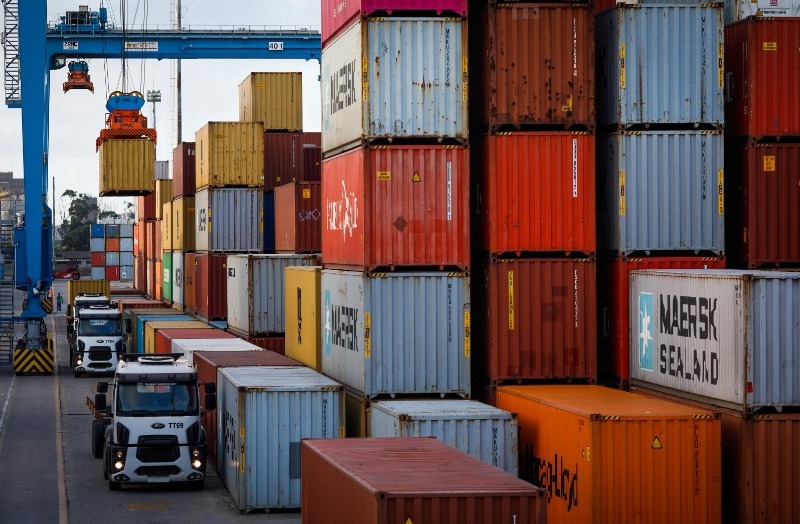 Brasil tem déficit comercial de US$ 176 milhões em janeiro