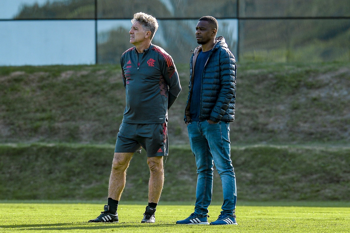 Renato Gaúcho ao lado de Juan durante atividade no Flamengo