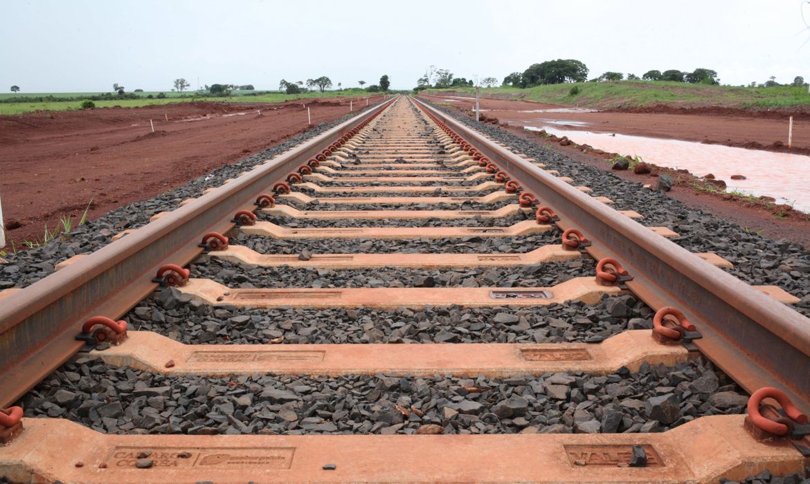 Ministério da Infraestrutura acumula pedido de mineradoras para construção de ferrovias