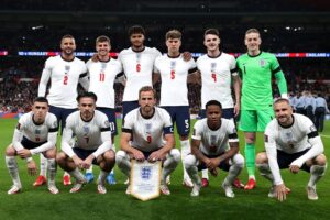 Jogadores da Inglaterra perfilados no gramado