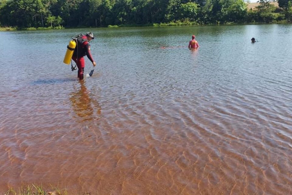 Bombeiros resgatam corpo de jovem desaparecido em represa de Rio Verde