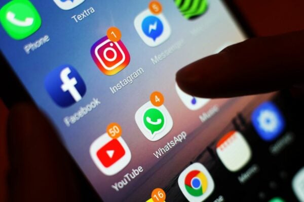 Instagram e Facebook apresentam instabilidade nesta sexta (12); usuários relatam falhas no acesso Problemas atingem plataformas da Meta