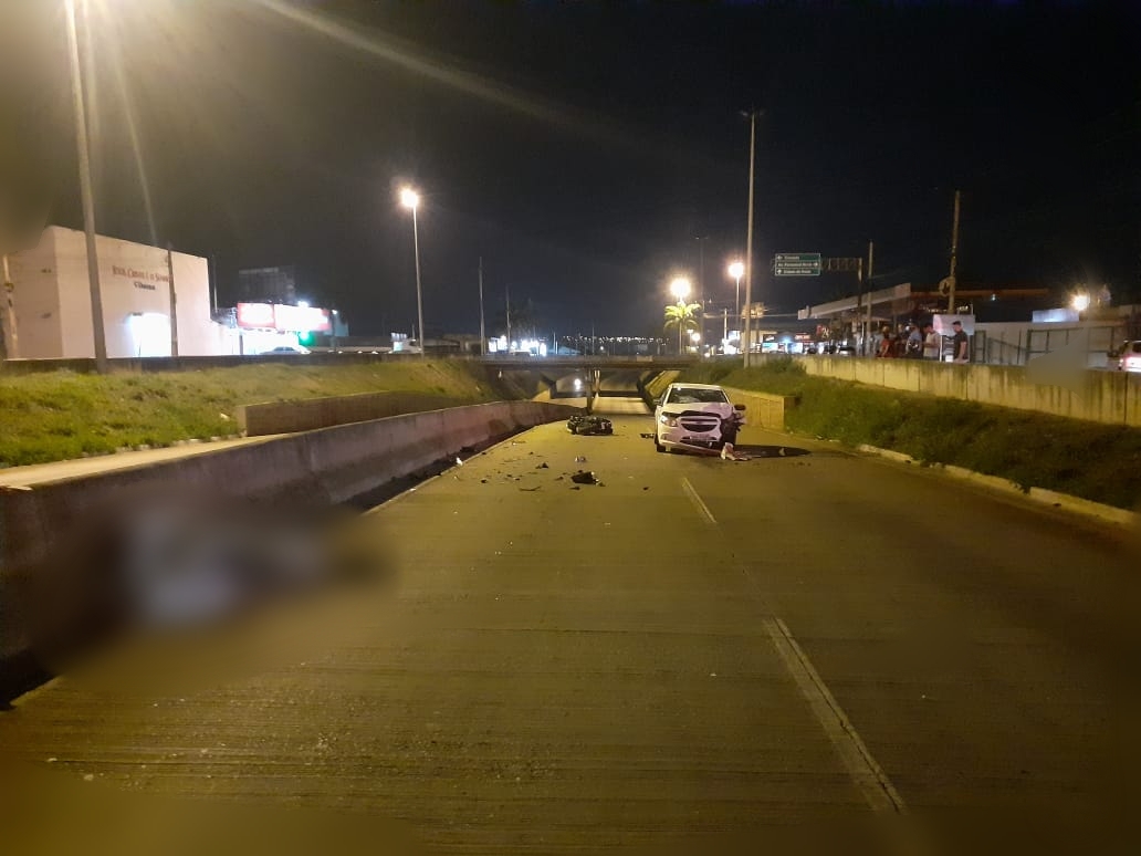 Motociclista morreu após bater de frente com um veículo de passeio