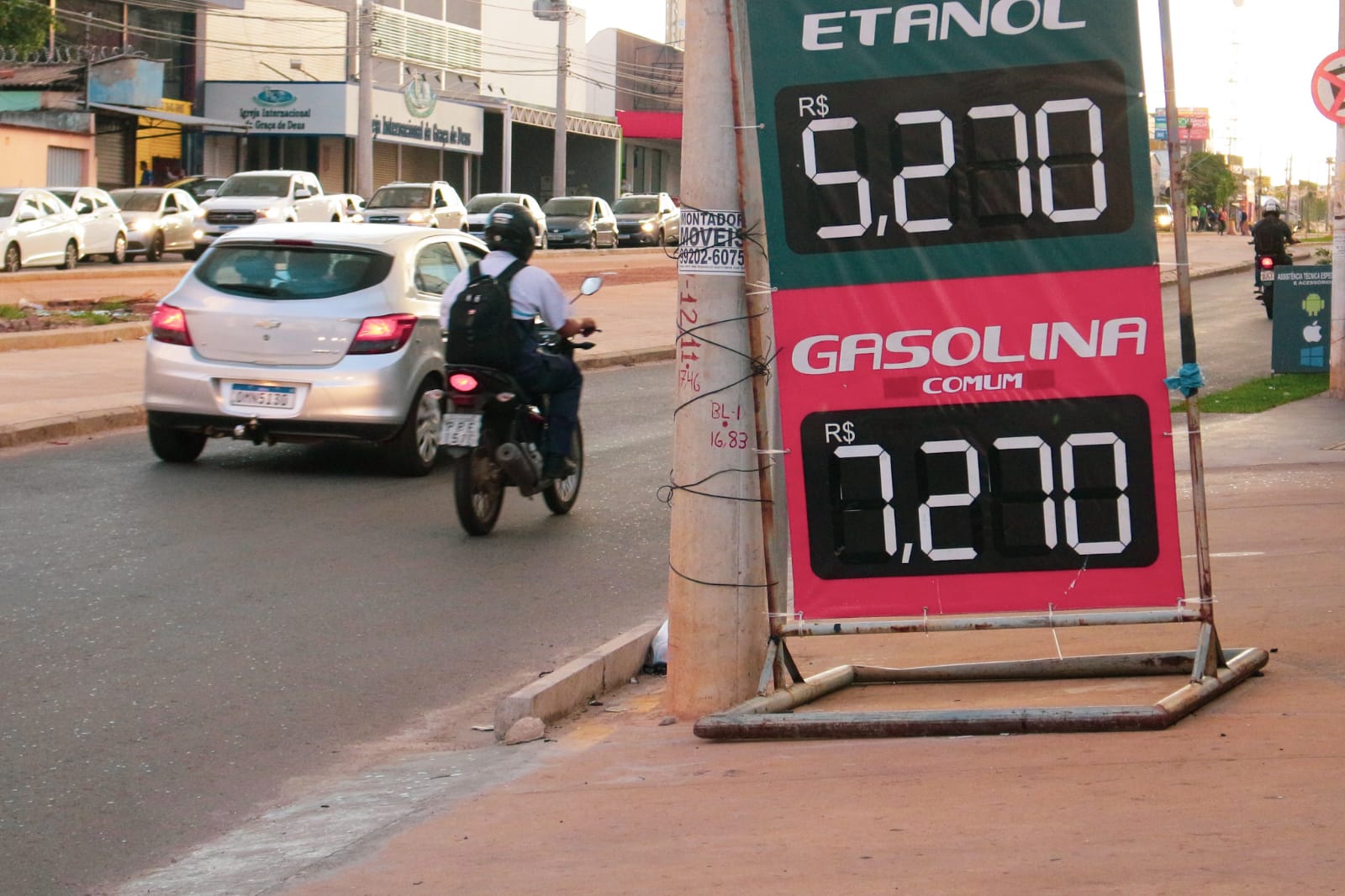 Congelamento do ICMS na alta é demagogia e impacta pouco, avalia economista