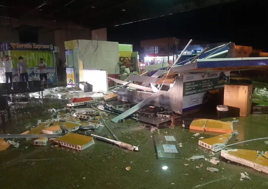 Chuva forte e ventania causa estragos em Porangatu