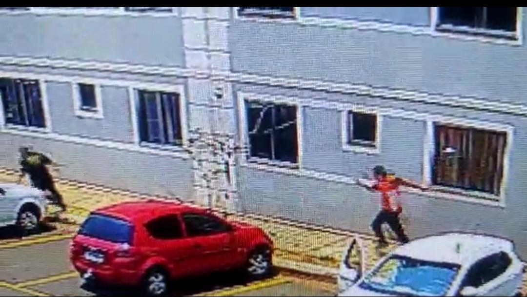 Discussão de vizinhos termina em tripla tentativa de homicídio com 12 tiros, em Valparaíso