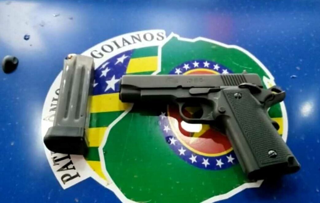 Homem é preso após ameaçar esposa com arma de fogo, em Aparecida de Goiânia