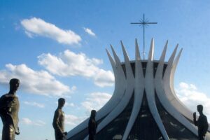 Dia da Padroeira do Brasil é comemorado com missas em Brasília
