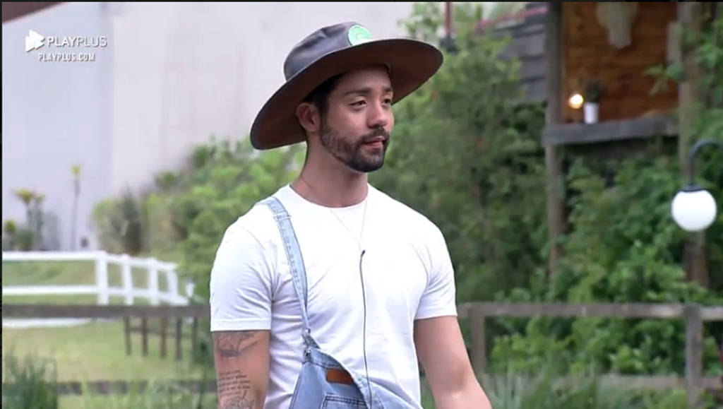 Rico joga fora pó de café e gera confusão generalizada em A Fazenda 13