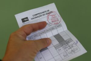 Liberado certificado para quem tomou vacinas diferentes
