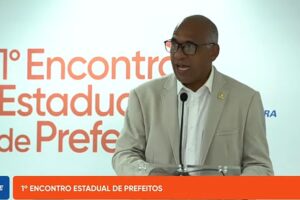 Prefeito Rogério Cruz durante evento do Sebrae Goiás