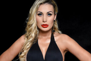 Após ficar entre a vida e a morte, a ex-Fazenda se converteu à Igreja Andressa Urach faz lipoaspiração 8 anos após complicações com hidrogel