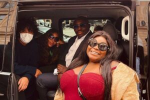 "Definição de zerar a vida!", disse a funkeira. Jojo Todynho tieta Naomi Campbell e faz modelo falar português: vídeo