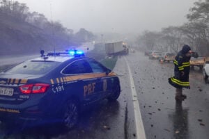 Feriado de finados: motoristas devem ter cuidado com pista molhada nas BRs de Goiás