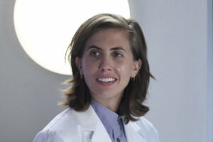 ER Fightmaster interpreta Kai Bartley, que estuda o Mal de Parkinson. 'Grey's Anatomy' ganha primeiro profissional de medicina não binário