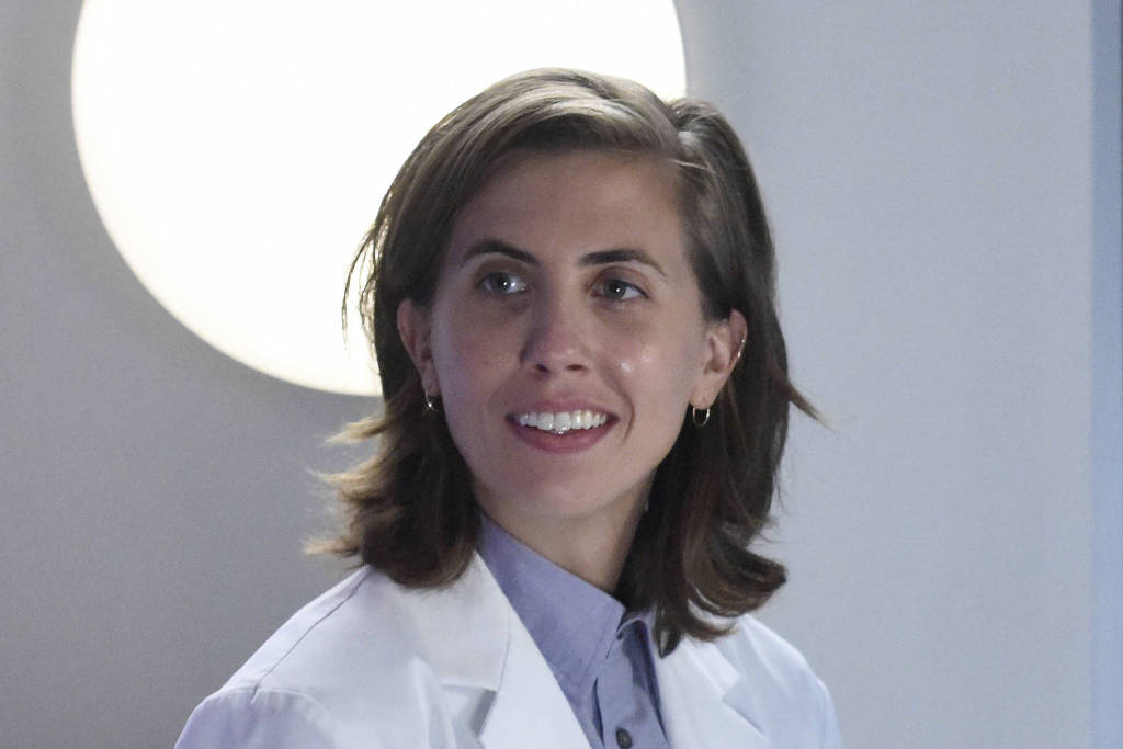 ER Fightmaster interpreta Kai Bartley, que estuda o Mal de Parkinson. 'Grey's Anatomy' ganha primeiro profissional de medicina não binário