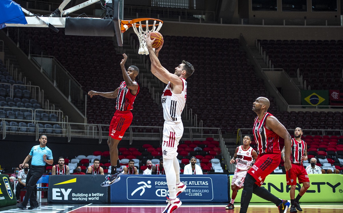Jogo entre Flamengo e São Paulo pela NBB