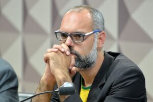Foragido nos EUA, Allan dos Santos pede a STF para desbloquear suas contas