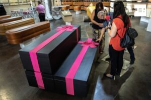 Funerária lança caixões inspirados na série Round 6, da Netflix