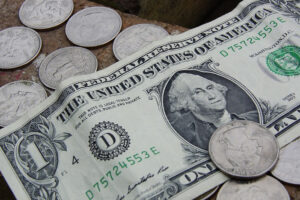 Mercado já projeta dólar testando a barreira dos R$ 6