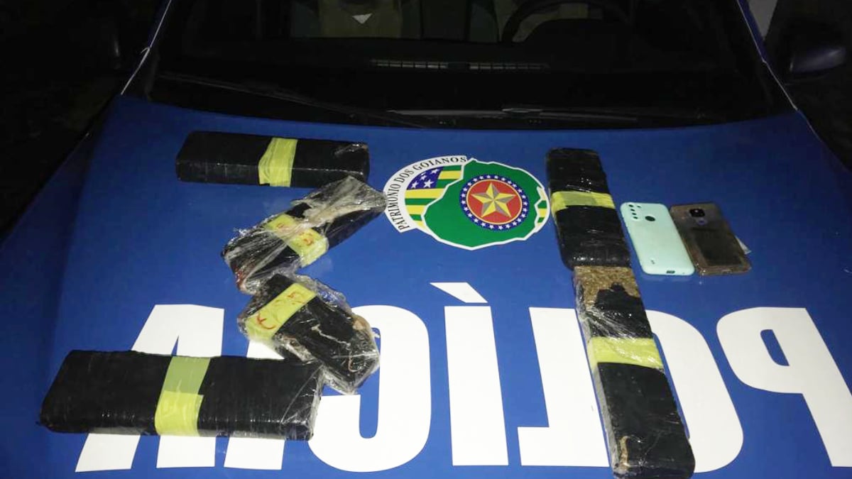 Casal se envolve em acidente de trânsito ao tentar fugir de abordagem policial em Goiânia